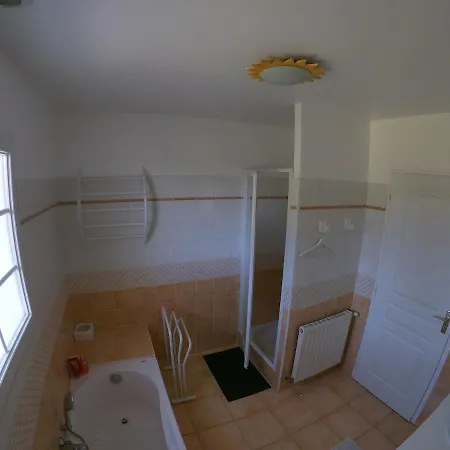 Tatil Evi Maison Avec Grand Jardin Saint-Martial-sur-Ne